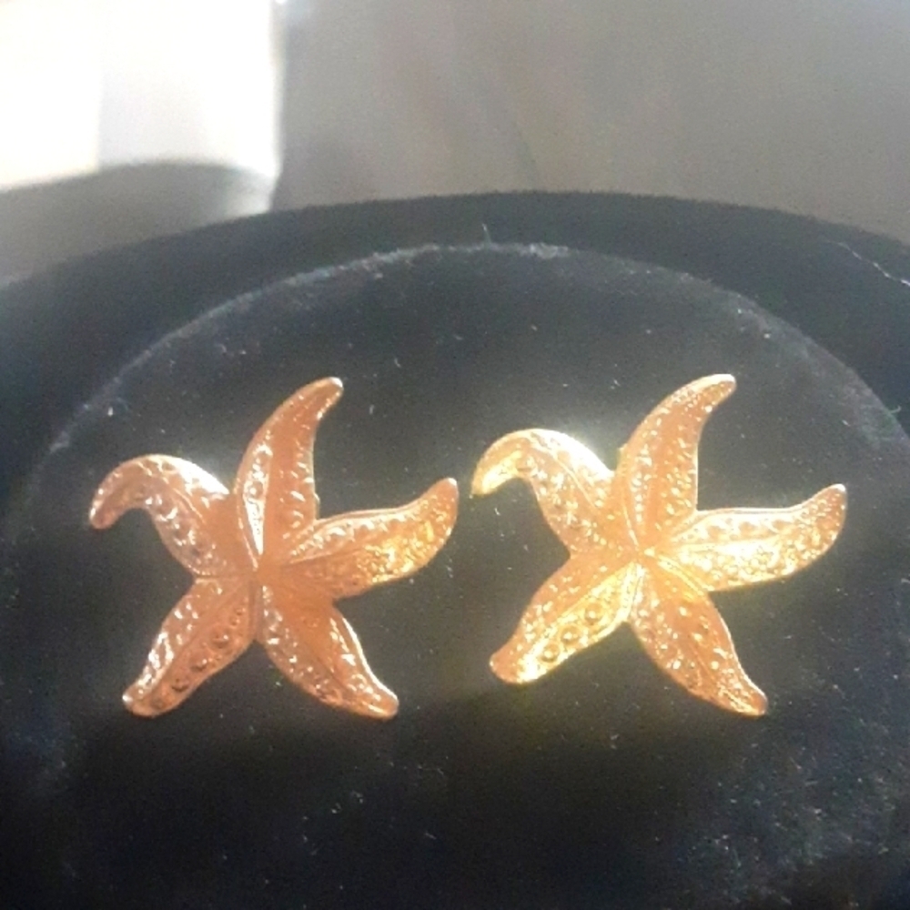 Gold Tone Starfish Earrings